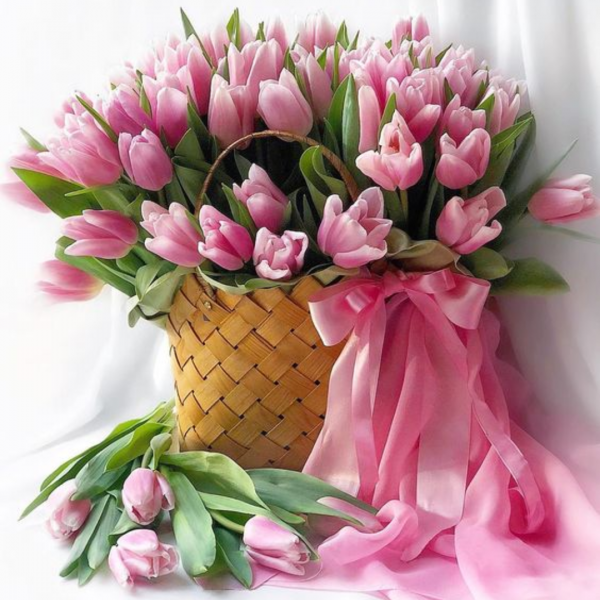 CESTA DE FLORES TULIPA ROSA